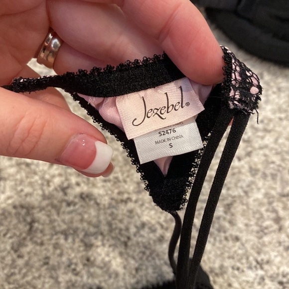 Jezebel pink satin black lace bra pantie lingerie set 34B S - Picture 4 of 6